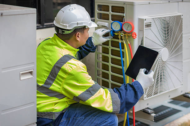 Professional Hvac technician working in Johnson Creek, WI